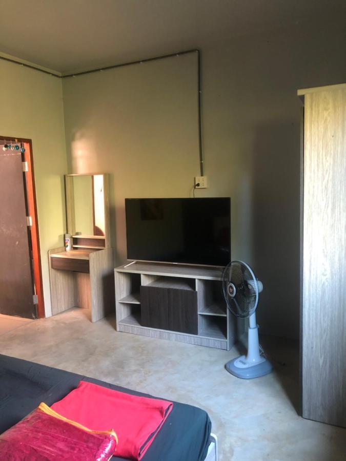 BP cheap private rooms Koh Mak Esterno foto